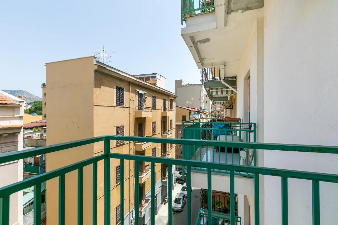 Villa Malfitano & Stazione Lolli Cozy Apartment Palermo 0*,  Italy